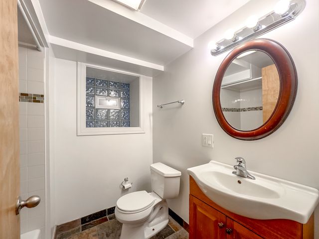 2835 N Damen Avenue 1R, Chicago, IL 60618