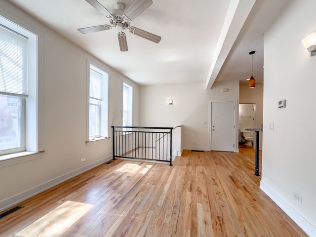 2835 N Damen Avenue 1R, Chicago, IL 60618