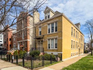 2835 N Damen Avenue 1R, Chicago, IL 60618