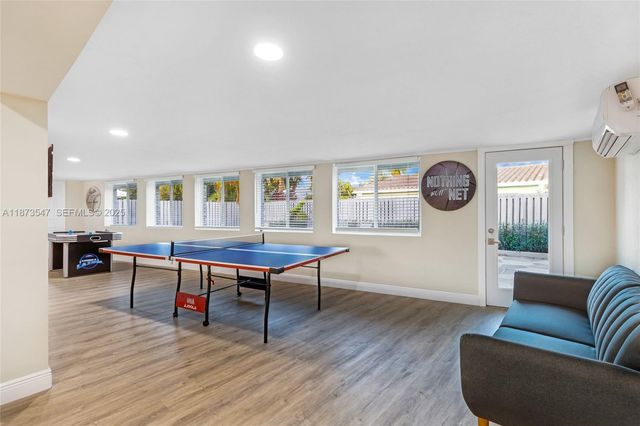 5740 NE 19th Avenue, Fort Lauderdale, FL 33308