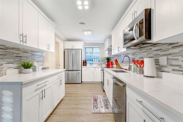 5740 NE 19th Avenue, Fort Lauderdale, FL 33308