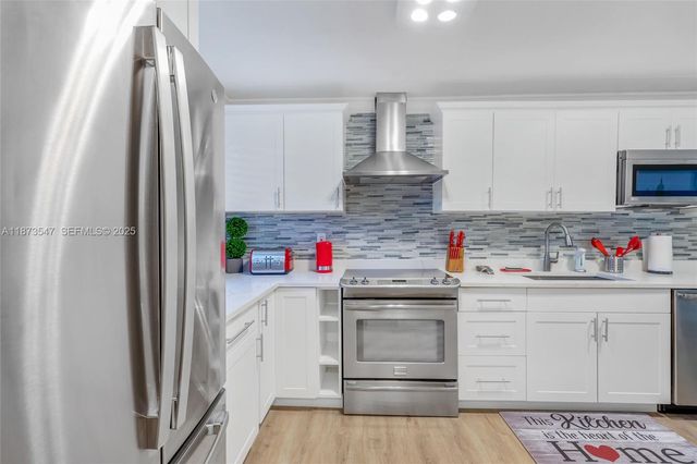 5740 NE 19th Avenue, Fort Lauderdale, FL 33308