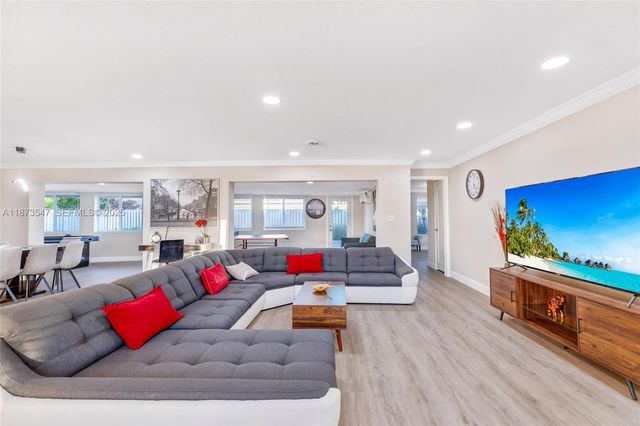 5740 NE 19th Avenue, Fort Lauderdale, FL 33308
