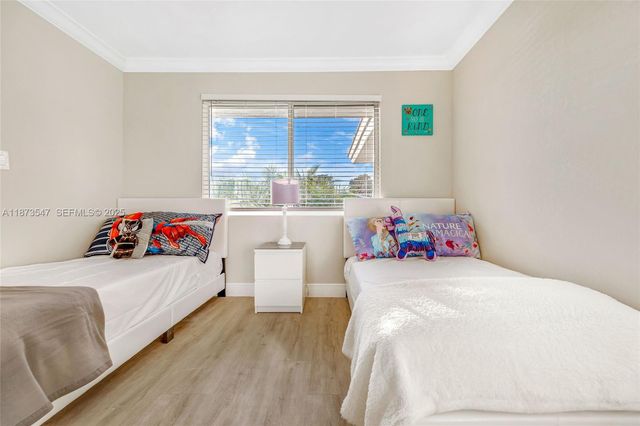 5740 NE 19th Avenue, Fort Lauderdale, FL 33308