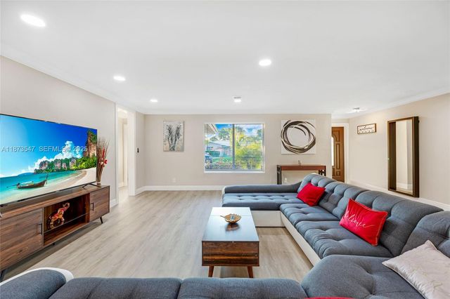 5740 NE 19th Avenue, Fort Lauderdale, FL 33308