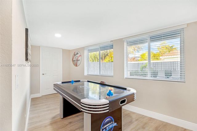 5740 NE 19th Avenue, Fort Lauderdale, FL 33308