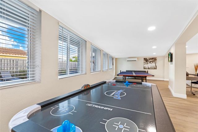 5740 NE 19th Avenue, Fort Lauderdale, FL 33308
