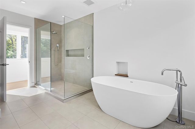 26 Alewive Brook Road, East Hampton, NY 11937