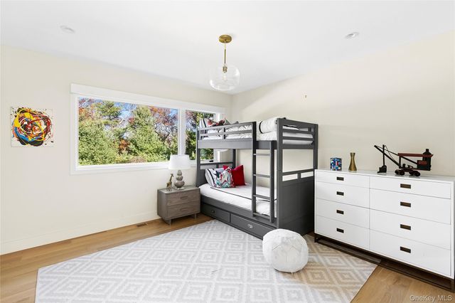 26 Alewive Brook Road, East Hampton, NY 11937