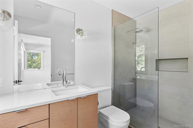 26 Alewive Brook Road, East Hampton, NY 11937