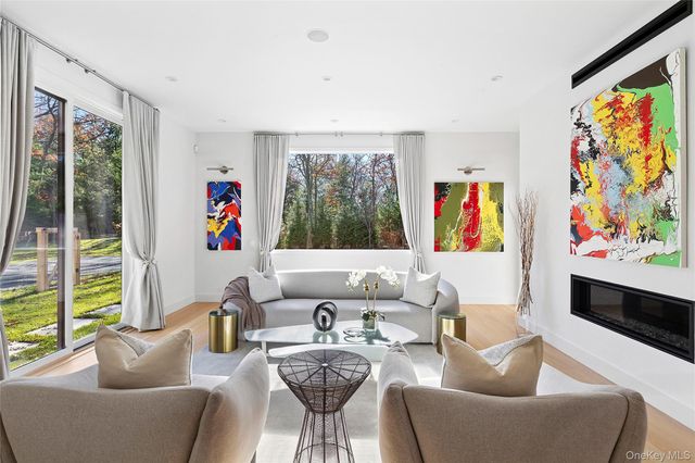 26 Alewive Brook Road, East Hampton, NY 11937