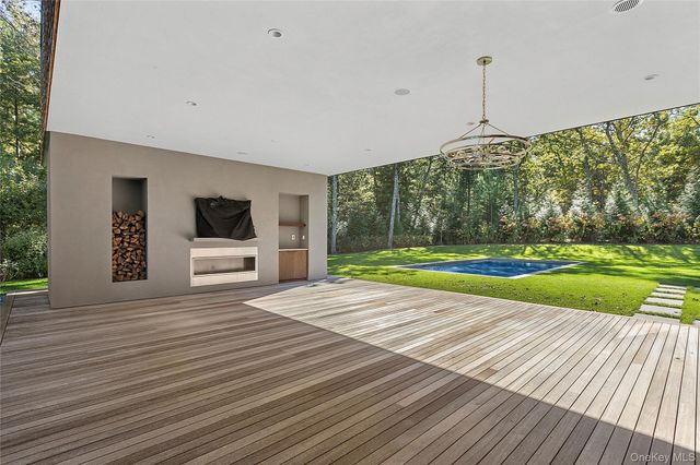 26 Alewive Brook Road, East Hampton, NY 11937