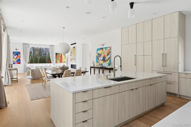 26 Alewive Brook Road, East Hampton, NY 11937