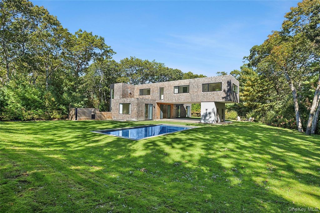 26 Alewive Brook Road, East Hampton, NY 11937