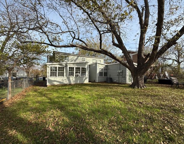 224 W Hull Street B, Denison, TX 75020