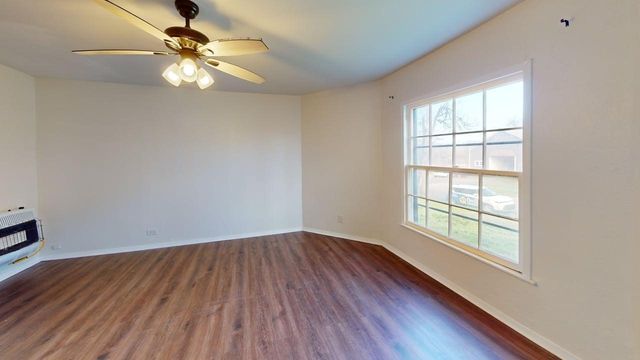 224 W Hull Street B, Denison, TX 75020