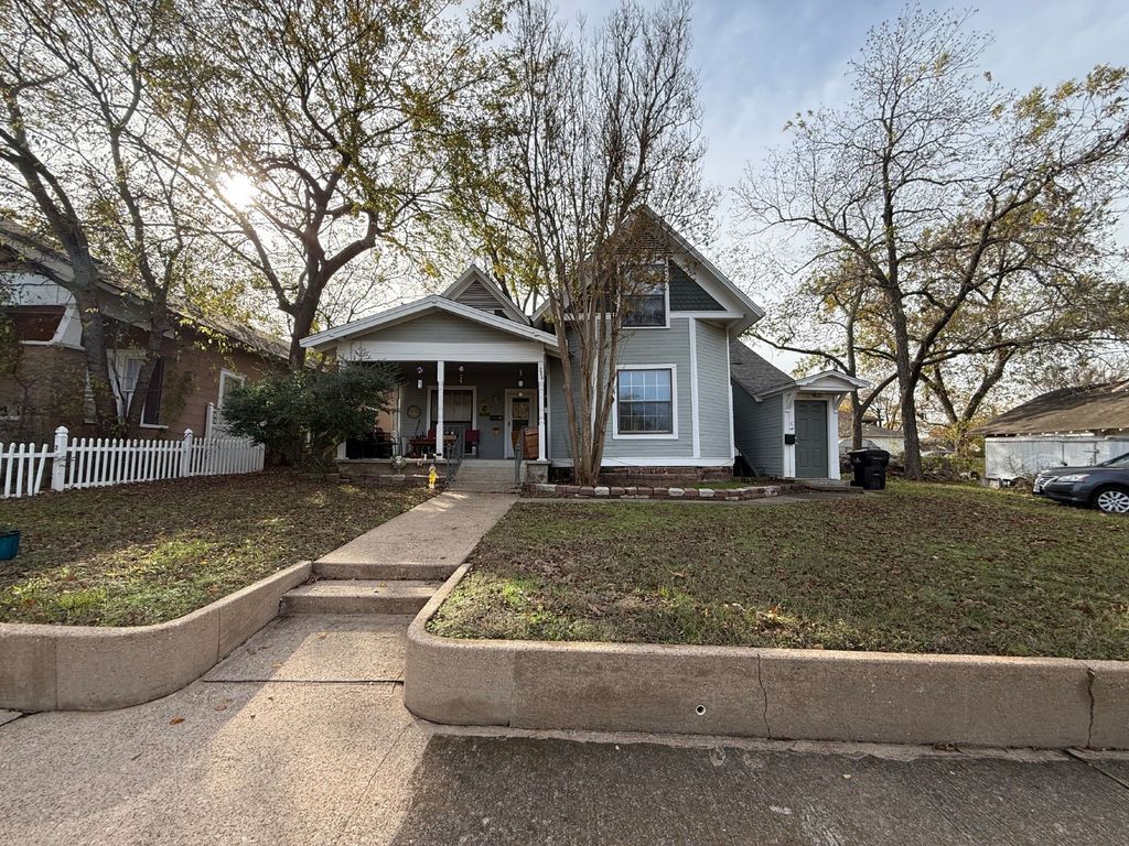 224 W Hull Street B, Denison, TX 75020