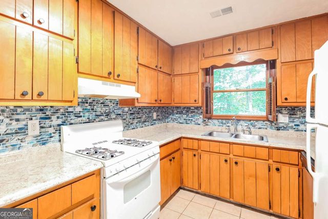 145 Glenloch Parkway, Stockbridge, GA 30281