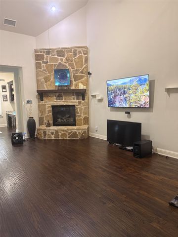 416 Vine Street, Irving, TX 75039