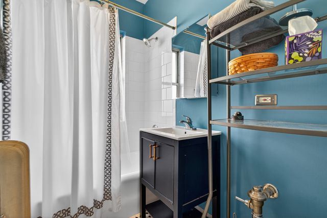 242 S MAPLE Avenue 3E, Oak Park, IL 60302