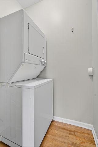 242 S MAPLE Avenue 3E, Oak Park, IL 60302