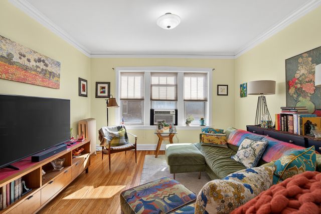 242 S MAPLE Avenue 3E, Oak Park, IL 60302