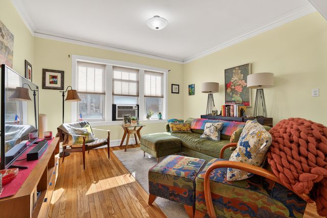 242 S MAPLE Avenue 3E, Oak Park, IL 60302