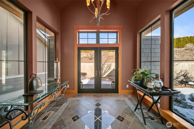 232 Crystal Drive, Chelan, WA 98816