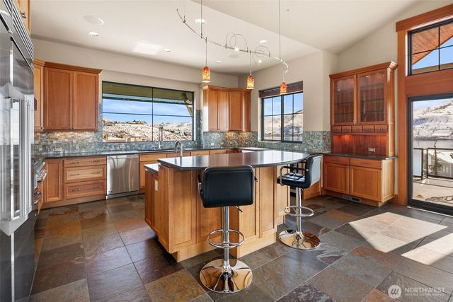 232 Crystal Drive, Chelan, WA 98816