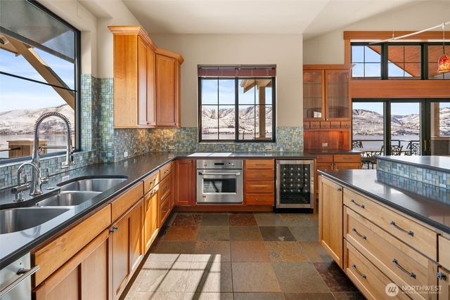 232 Crystal Drive, Chelan, WA 98816