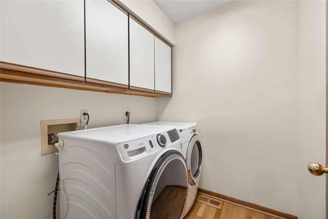 4406 99th Street, Urbandale, IA 50322