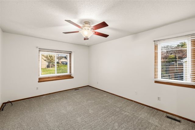 4406 99th Street, Urbandale, IA 50322