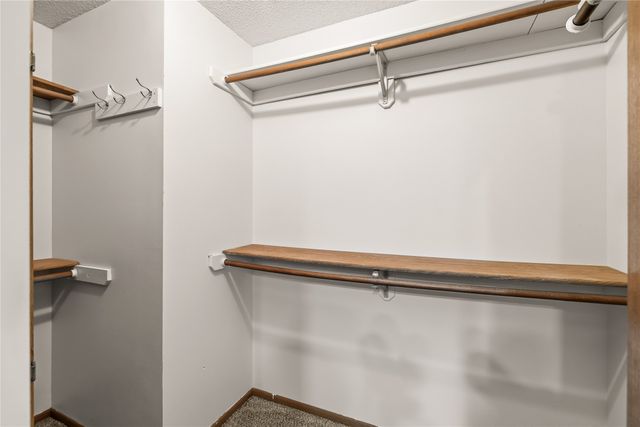 4406 99th Street, Urbandale, IA 50322