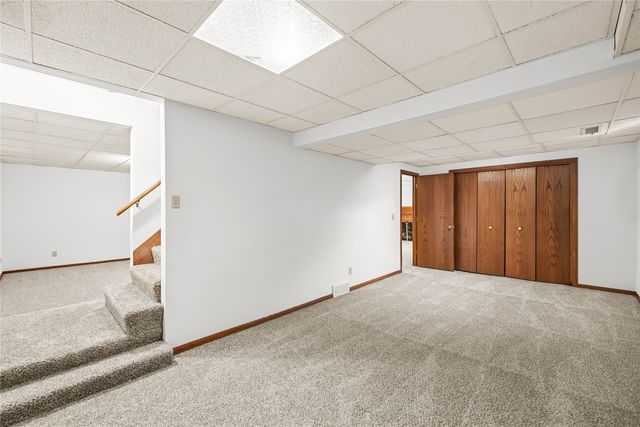 4406 99th Street, Urbandale, IA 50322