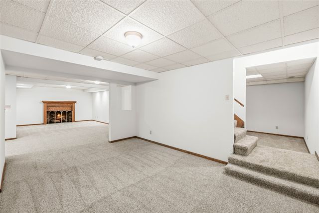 4406 99th Street, Urbandale, IA 50322