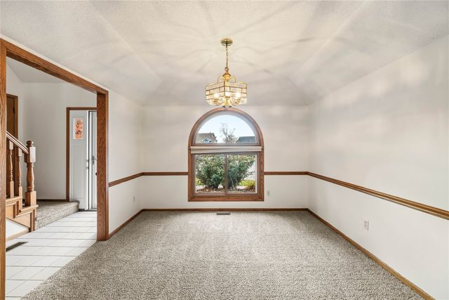 4406 99th Street, Urbandale, IA 50322