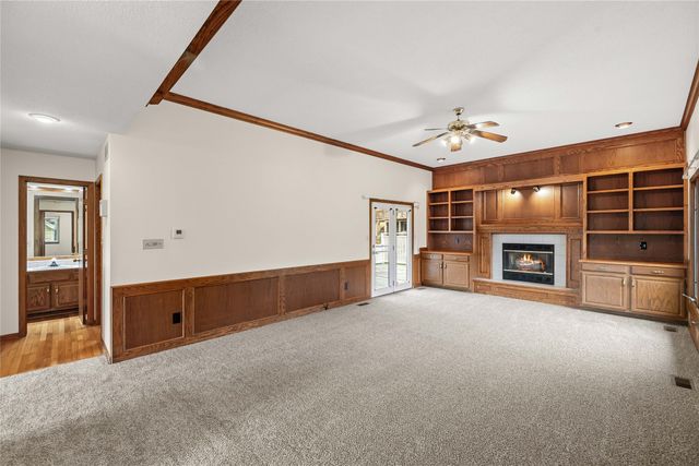 4406 99th Street, Urbandale, IA 50322