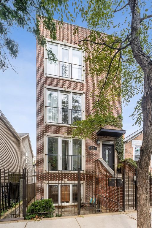 1730 S DES PLAINES Avenue 2, Chicago, IL 60616
