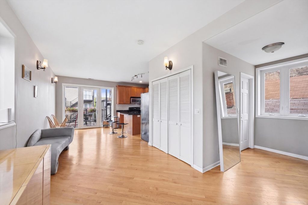 1730 S DES PLAINES Avenue 2, Chicago, IL 60616 — photo 4