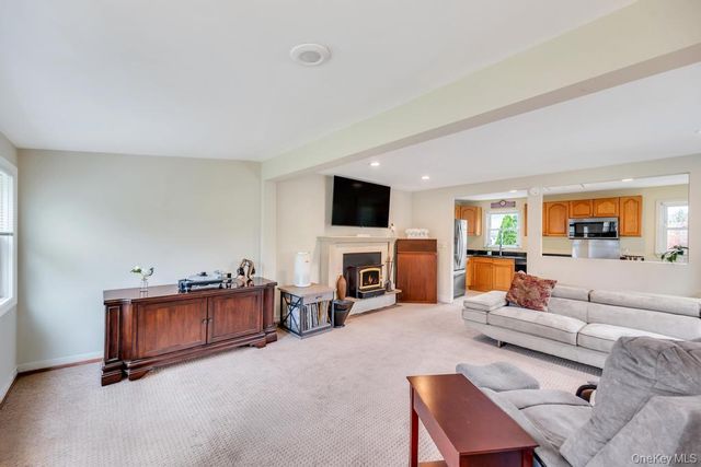 25 Cedar Road, Wading River, NY 11792