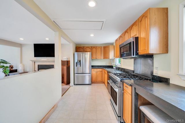 25 Cedar Road, Wading River, NY 11792