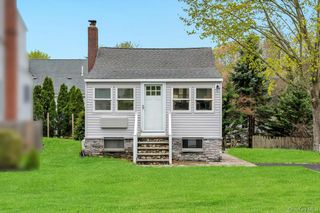 25 Cedar Road, Wading River, NY 11792