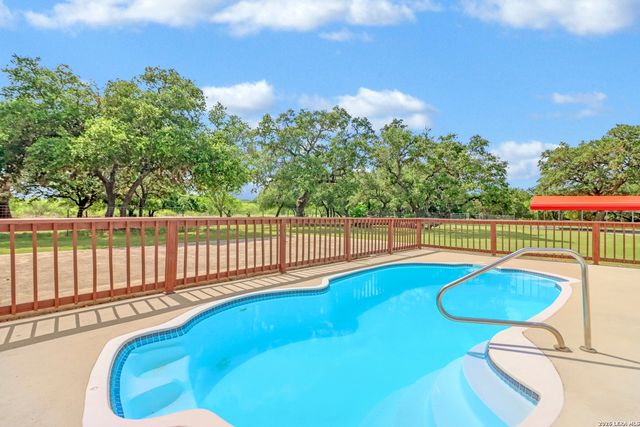 838 GEORG OAKS, Bulverde, TX 78163