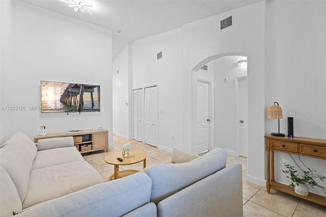 2731 SE 17th Ave 211, Homestead, FL 33035