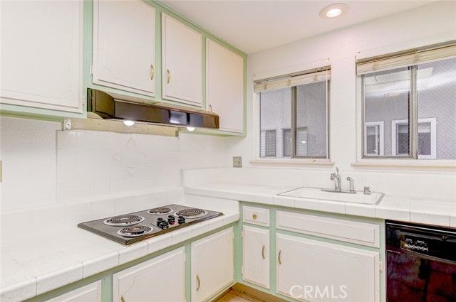 957 Calle Aragon O, Laguna Woods, CA 92637