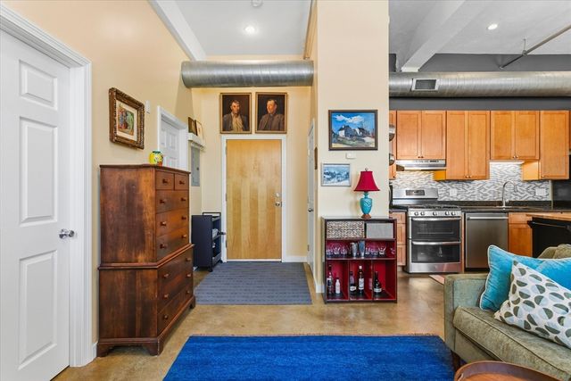 960 Broadway 2, Chelsea, MA 02150