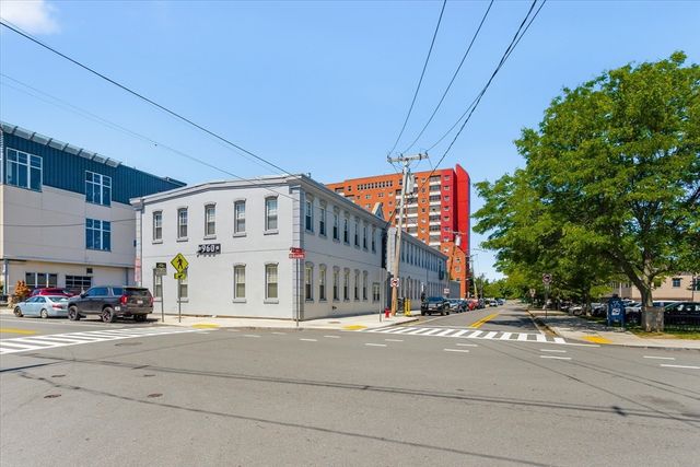 960 Broadway 2, Chelsea, MA 02150