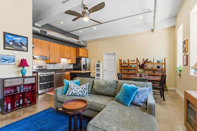 960 Broadway 2, Chelsea, MA 02150