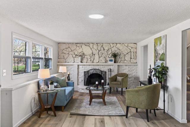 16420 4th Avenue N, Plymouth, MN 55447