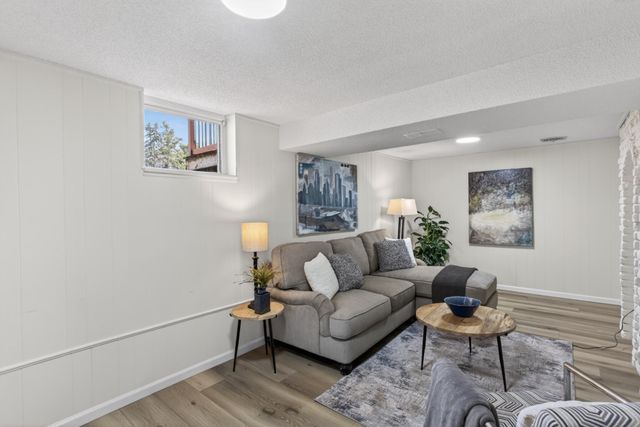 16420 4th Avenue N, Plymouth, MN 55447